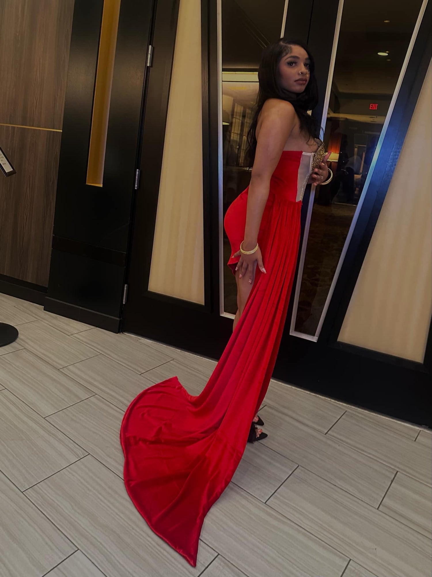 SPECIAL OCCASION 1 OF 1 GOWNS